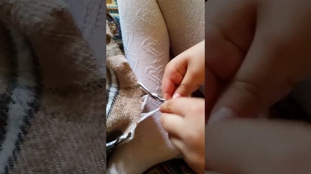 Как завязать плед)))) ну за одно и научиться плести косички смотреть онлайн