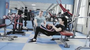 Ягодичный мостик на скамье