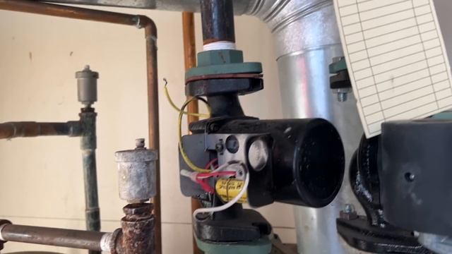 Gas Boiler Not Heating One Zone - No Water Pressure Due to Leaking Air Vents смотреть онлайн