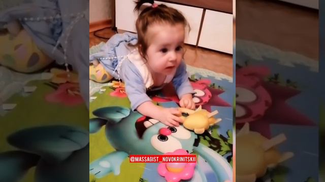 Выкладывание на живот детей с шиной при дисплазии тазобедренных суставов смотреть онлайн