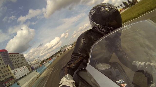 VFR1200F