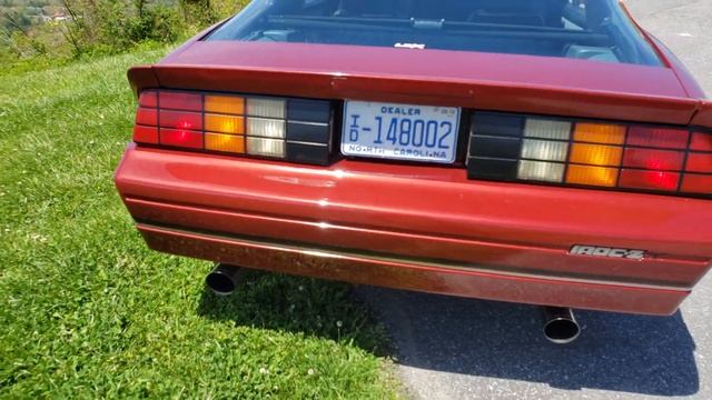 1989 Chevrolet Camaro IROC Z28 Restomod смотреть онлайн