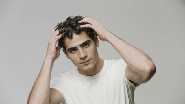 Define your curls with Pure Styler Waves Cream from Taft - Schwarzkopf Looks 2020 смотреть онлайн