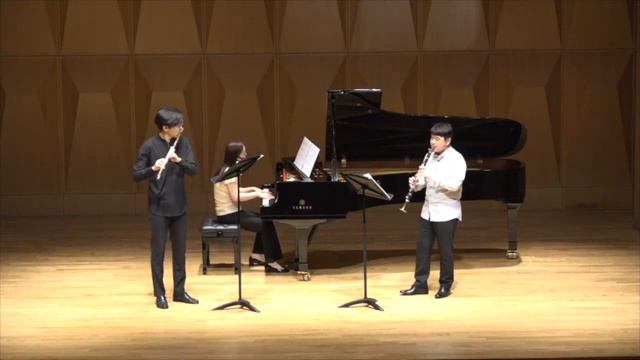 'Techno Parade' for Flute, Clarinet and Piano - Guillaume Connesson смотреть онлайн