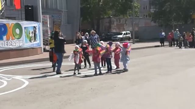 День защиты детей 2017. Детский сад "Уголек" г. БЕРЁЗОВСКИЙ смотреть онлайн