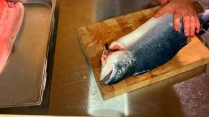 Красная рыба! Как разделать красную рыбу (лосось) на стейки, суповой набор и для засолки.