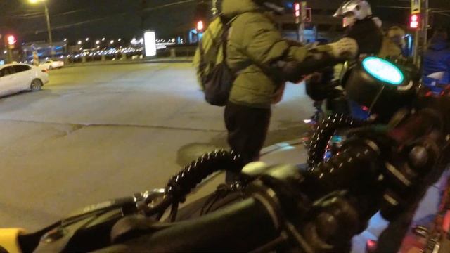 Катаемся на электросамокатах. Не большие покатушки. смотреть онлайн