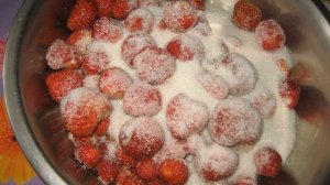 КЛУБНИЧНОЕ ВАРЕНЬЕ ПЯТИМИНУТКА.  ВАРЕНЬЕ ИЗ КЛУБНИКИ НА ЗИМУ. КАК СВАРИТЬ КЛУБНИЧНОЕ ВАРЕНЬЕ