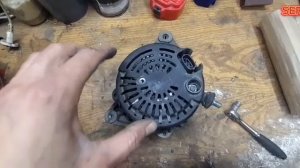 Пропала зарядка АКБ на Джили Эмгранд ес7 | Проблемы с генератором | Замена реле напряжения (Щёток).