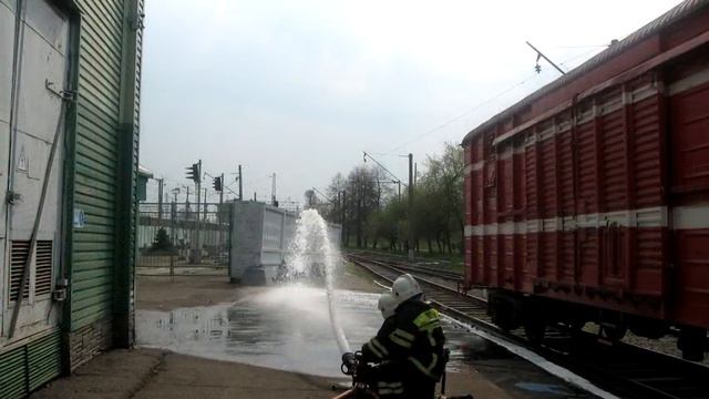 Боевая ПЧ vs пожарный поезд. Делаем радугу. Пожарная инспекция. (Экскурс в пожарное дело. Часть 2) смотреть онлайн