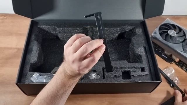 AORUS GeForce RTX™ 4090 MASTER 24G Unboxing смотреть онлайн