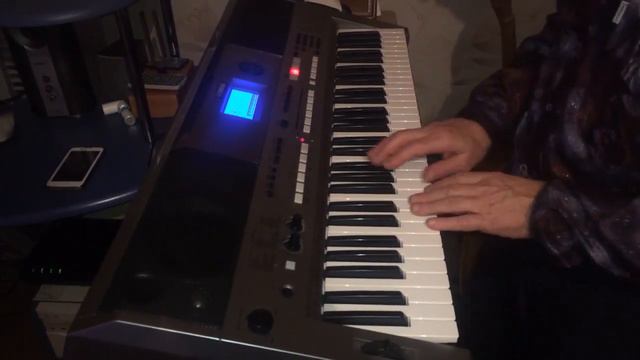 Играю на YAMAHA PSR E -443 ( Дружба, Ленинград) смотреть онлайн