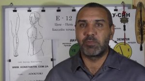 Человек любит строить гримасы.