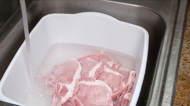 How to Quickly Defrost Frozen Meat In Under 5 Minutes | Step by Step Instructions | The simple way смотреть онлайн