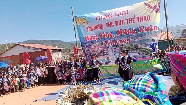 nkuaj hmoob zoo nkuaj sev cev смотреть онлайн