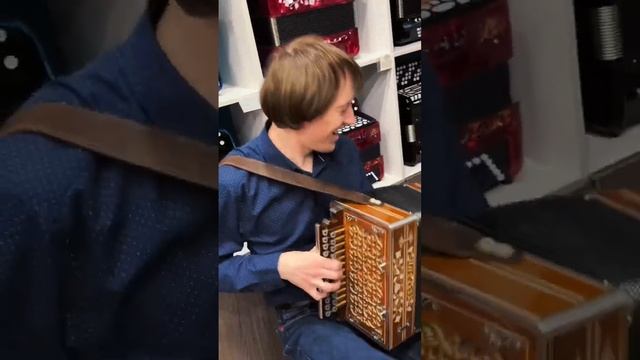 ЧТО ЛУЧШЕ ЗВУЧИТ НА ЭТОЙ ГАРМОНИ??? смотреть онлайн