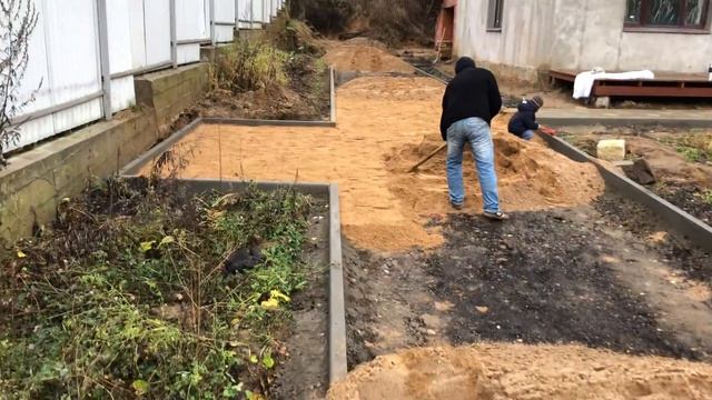 Укладка тротуарной плитка. Благоустройство участка смотреть онлайн