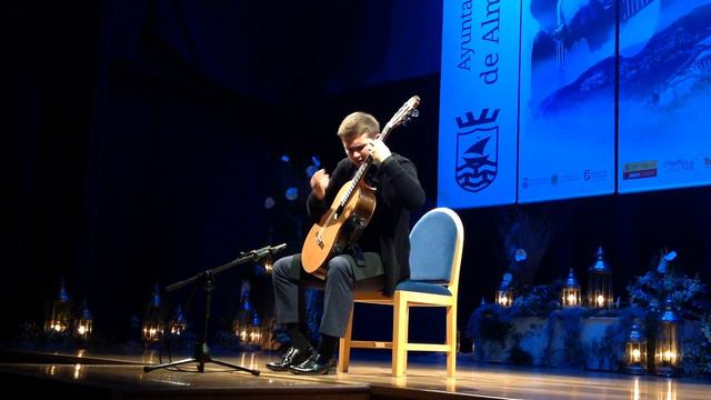 Ihor Kordiuk durante su actuación semifinal Certamen Andrés Segovia 2017 смотреть онлайн