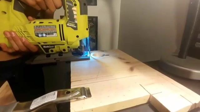 Dremel Holder смотреть онлайн