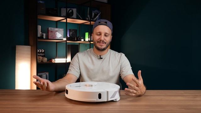 Самостоятельный робот ? Обзор робота-пылесоса со станцией Aeno RC4S смотреть онлайн