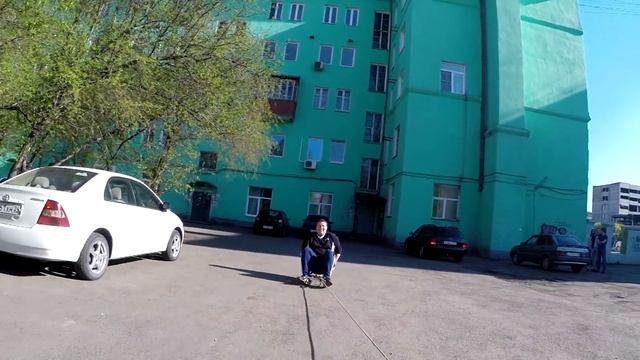 Что будет если летом кататься на санках? (практика) смотреть онлайн