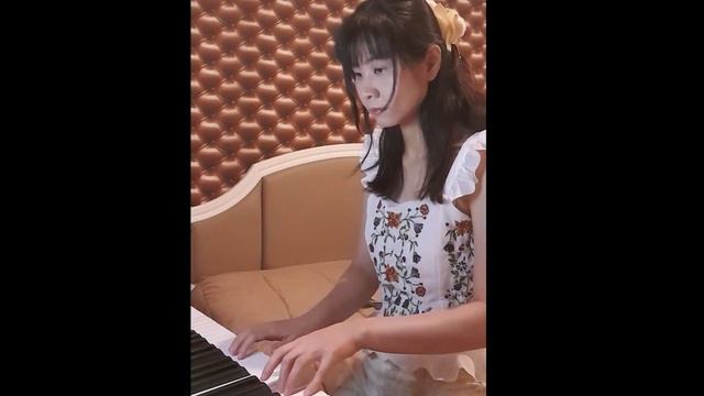 A compilation of my 6 months piano progress (from a complete beginner) смотреть онлайн