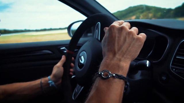 DRIVING EVOLUTION / Mégane Trophy-R Experience (Le Laquais 2020) смотреть онлайн