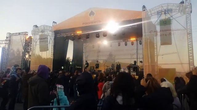 Julia Volkova - Not Gonna Get Us. Юлия Волкова - Нас не догонят.