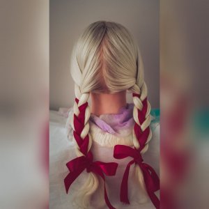 Самый простой способ заплести косы с лентами