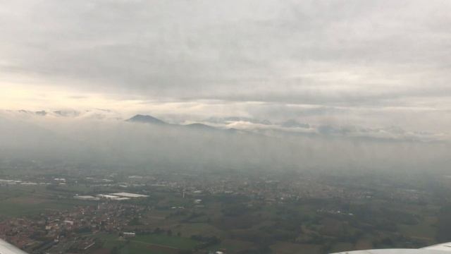 Take off. Turin Airport. Turin - Amsterdam смотреть онлайн