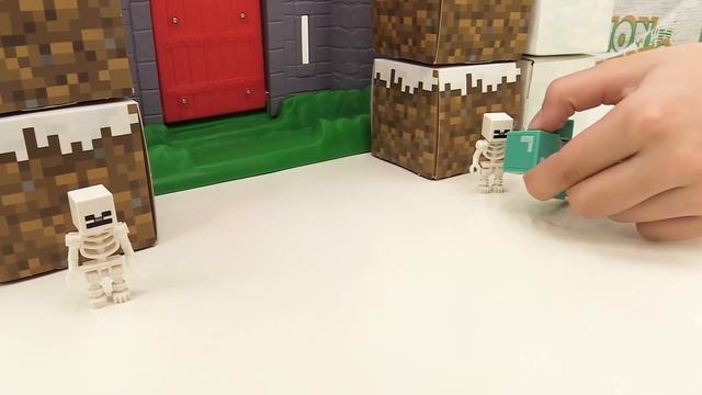 Секреты игры Майнкрафт - Скелеты разломали дом Стива! смотреть онлайн