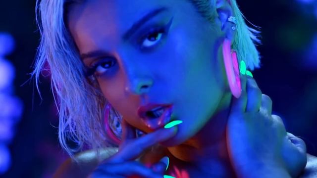 David Guetta - Play Hard Ft. Bebe Rexha (Music Video)