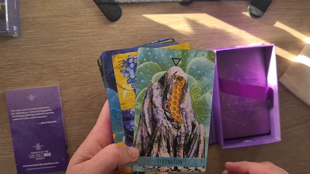 Wisdom of the Sacred Bee Oracle by Kelly Burton - Deck Exploration смотреть онлайн