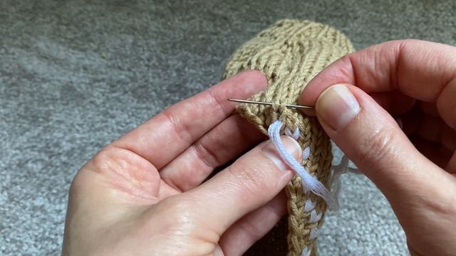 Вышивка по петлям вязаного полотна смотреть онлайн