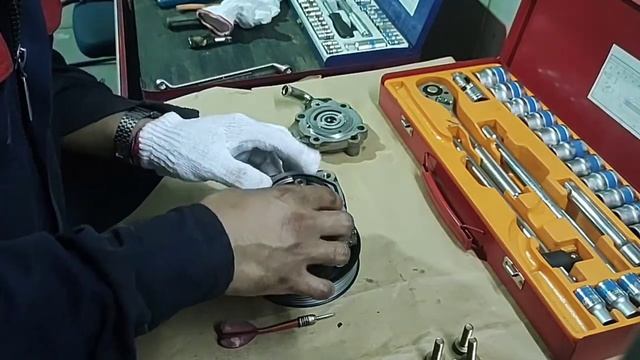 How to fix steering pump Toyota Hilux смотреть онлайн