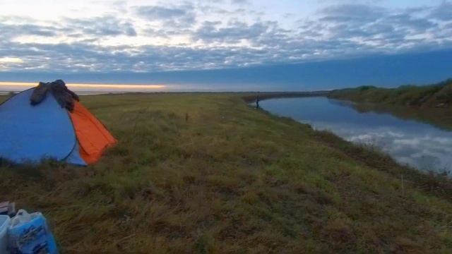 В поисках судака.Рыбалка на реке Нура с ночевкой. смотреть онлайн