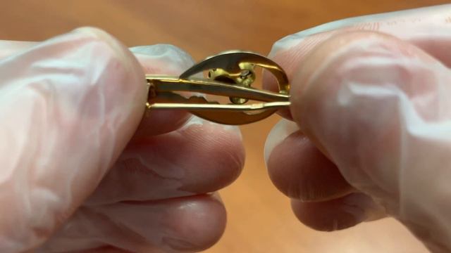Золотая брошь с полудрагоценными камнями , Золото 583 пробы, Вес 2,55 грамм смотреть онлайн