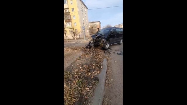 В Улан-Удэ перевернулся микрогрузовик смотреть онлайн