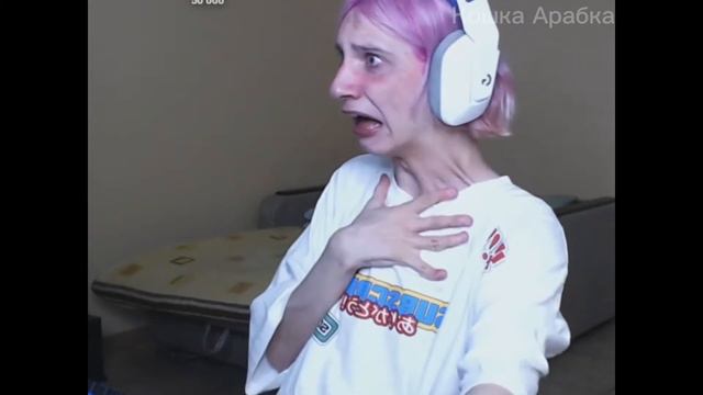 Карейка вкинулась и пугается себя на протяжении 30 секунд смотреть онлайн