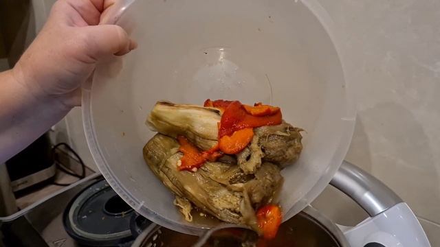 БАКЛАЖАННАЯ ИКРА В ТЕРМОМИКСЕ. Просто и очень вкусно. Auberginenaufstrich im Thermomix. смотреть онлайн