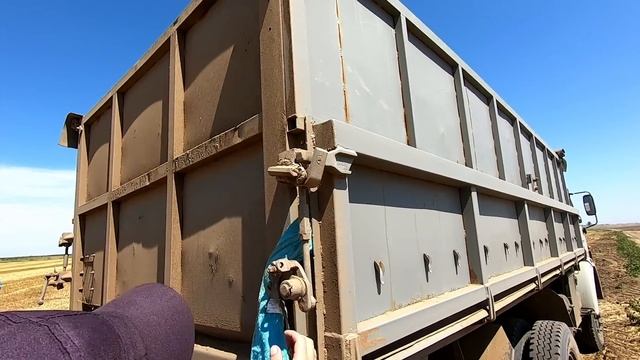 Сегодня полетел Торум, ну а уборка урожая продолжается! Подбор валков! смотреть онлайн