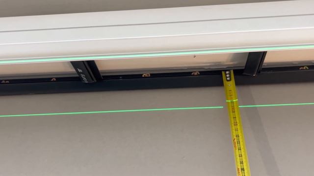 На сколько опустится потолок при установке скрытой гардины. смотреть онлайн