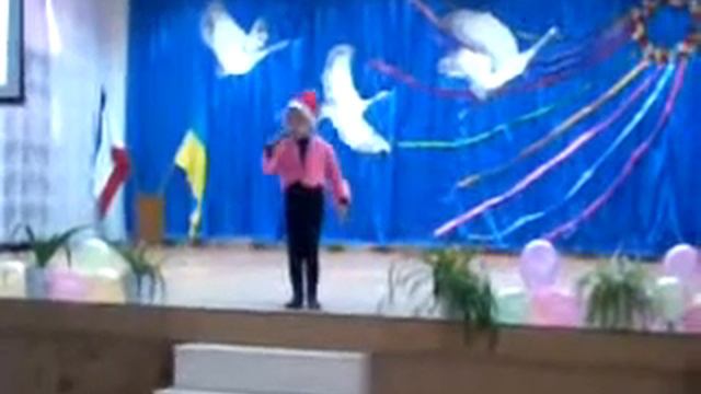 День учителя.Первое выступление моей первоклашки!4.10.2013г. смотреть онлайн
