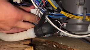 Ужасный звук. Не сливает воду в посудомоечной машине. Замена помпы в посудомоечной машине. Обучение