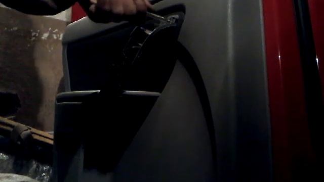 Как снять обшивку карту задней двери SKODA YETI(2011)demontaz boczka drzwi tyl/door panel removal! смотреть онлайн