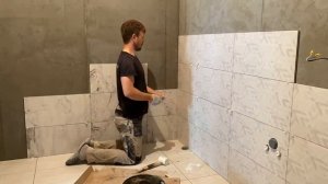 Облицовка стен керамогранитом 60Х30 в ванной комнате, Разметка, вырезы, укладка плитки