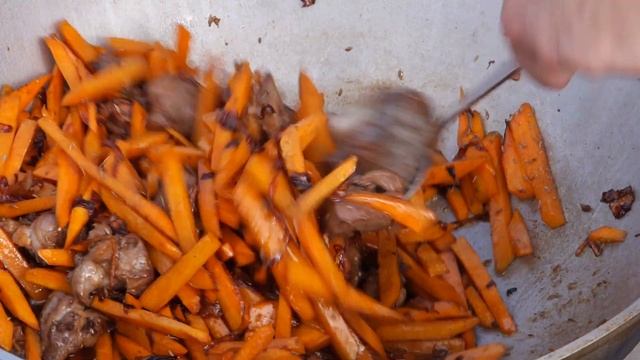 Ферганский плов на костре в казане | Узбекская классика смотреть онлайн