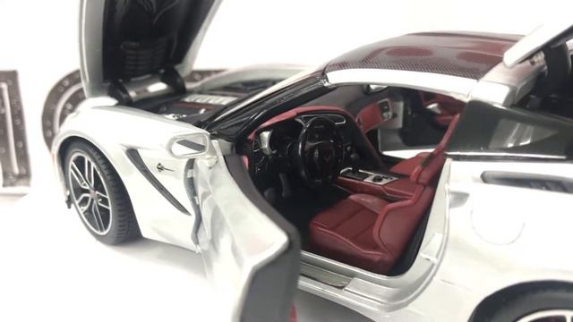 Corvette Stingray Maisto Exclusive 1:18 Auto a Escala смотреть онлайн