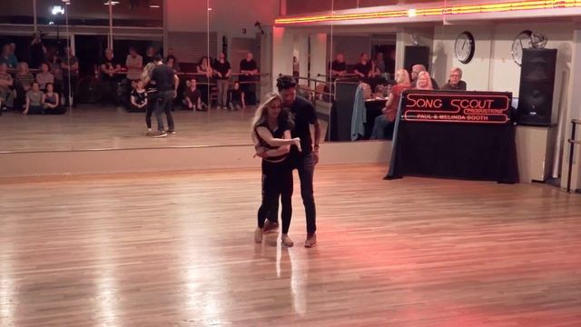 Johnny & Margarita - Sensual Bachata смотреть онлайн