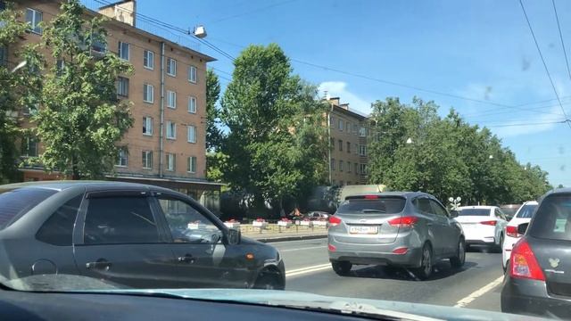 Когда Ты на поезде задел ламбу и решил скрыться во дворе:)) смотреть онлайн